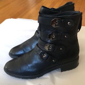 Stuart Weitzman Size 7 Black Zip Moto boots
